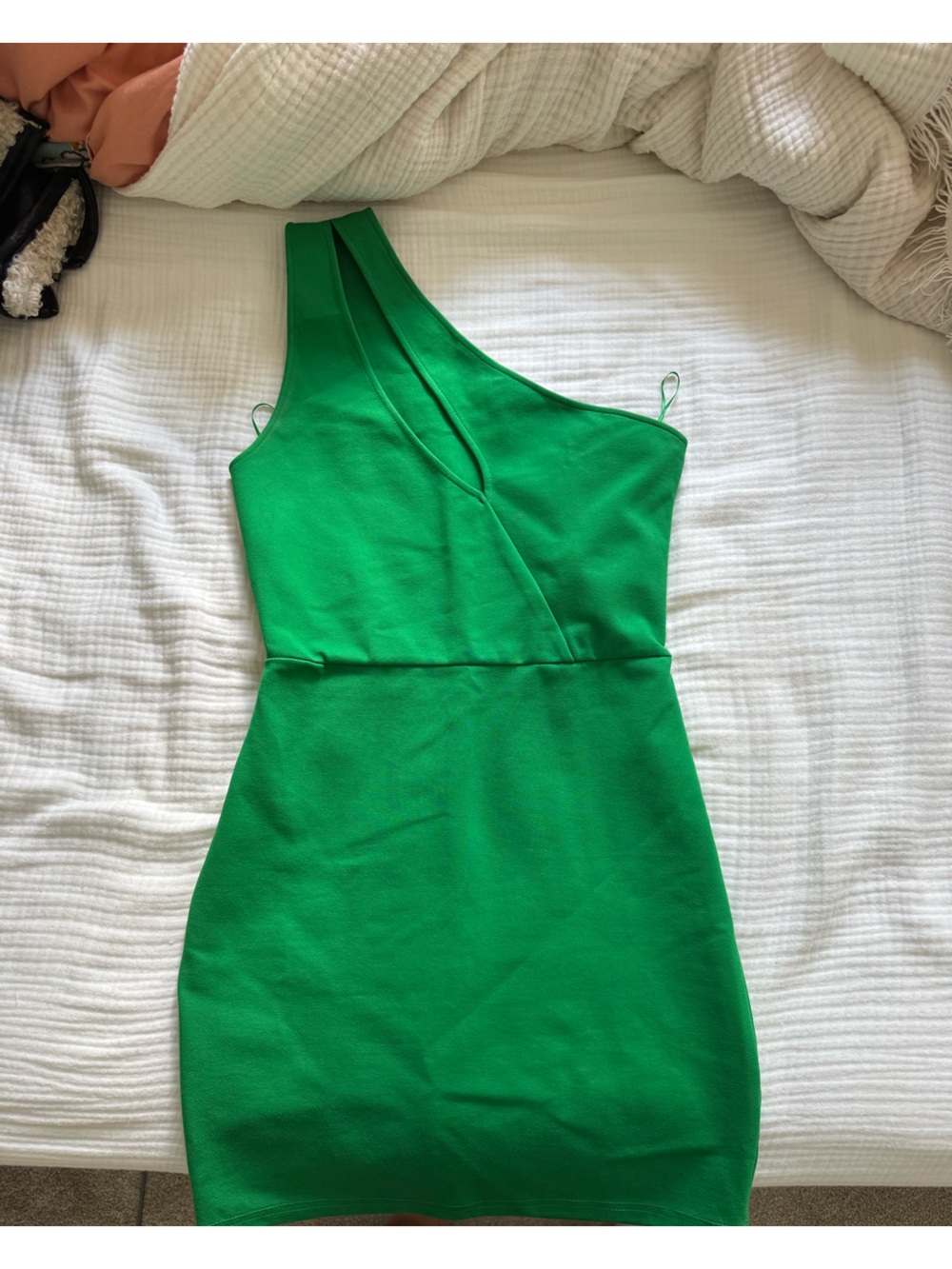 superdown One-Shoulder Emerald Green mini Dress